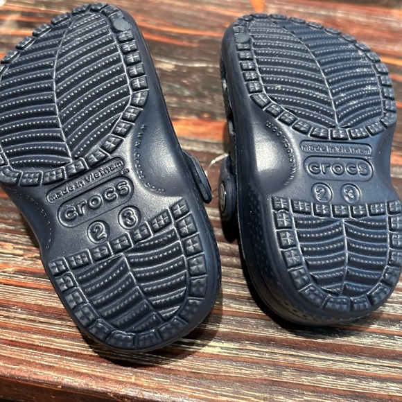 Crocs infant size 2-3 New - Picture 7 of 8